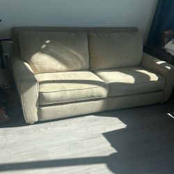 LOVESEAT - BARELY USED, ELECTRONIC 