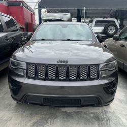 2020 Jeep Grand Cherokee Laredo