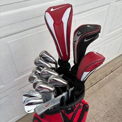 ⛳️ Nike men’s golf clubs.