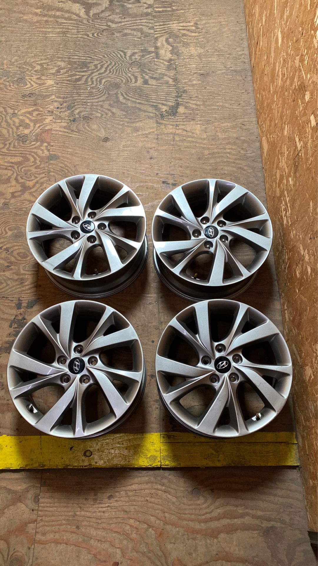 Hyundai Veloster 17 inch rims
