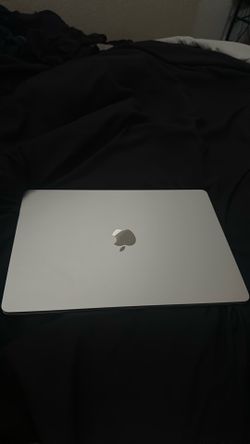 Macbook 15 inch M4