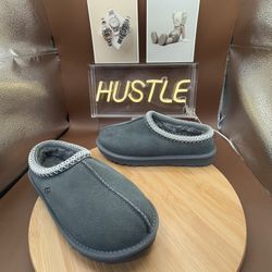 UGG TASMAN SLIPPER WOMENS US 7 CHARCOAL GRAY SUEDE/ WOOL SLIP-ON
