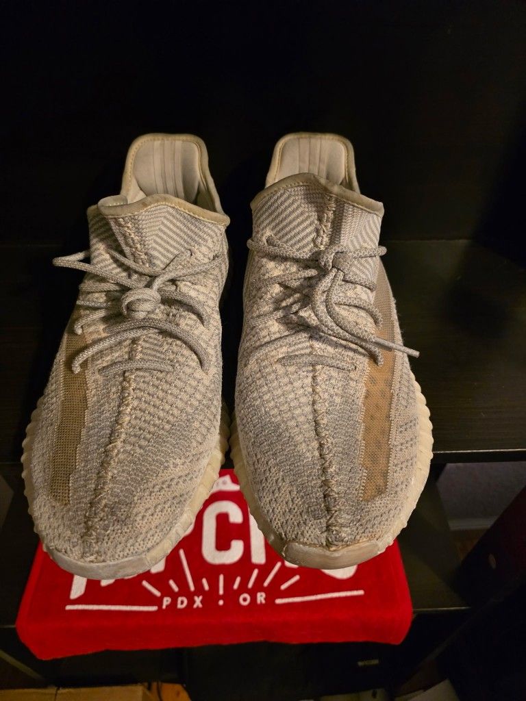 Yeezy V2 Lundmarks Size 11
