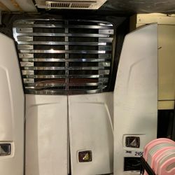 Truck//trailer/ Semi