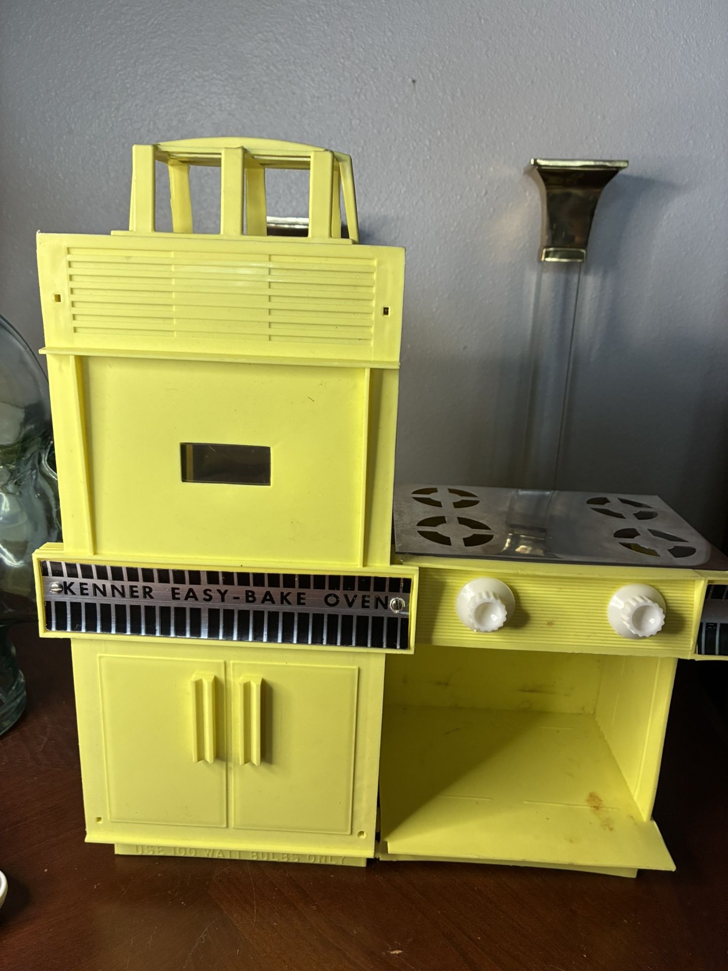 Vintage Kenner Easy Bake Oven Toy. Yellow with Original Pan #1(contact info removed). Works ***some assembly required ***