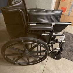Drive Bariatric Medical Sentra EC Heavy Duty Wheelchair with Detachable Full Arms and Elevating Leg Rest 24 inch1