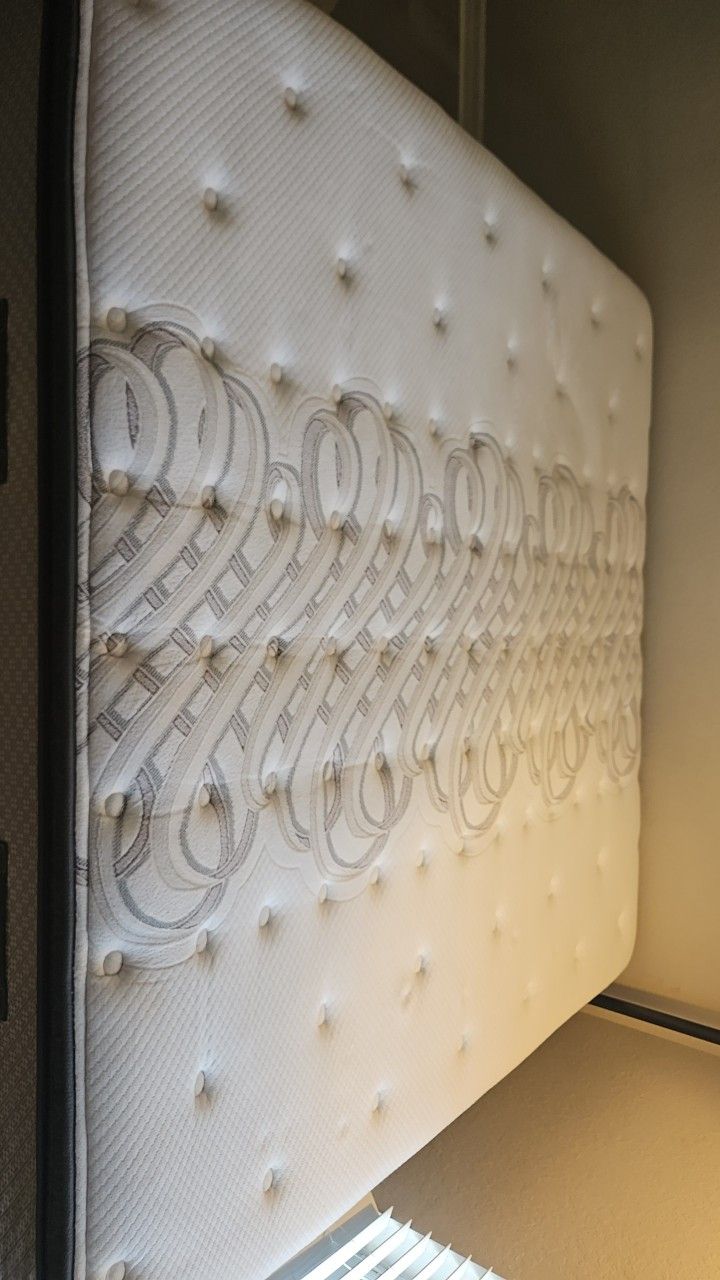 King Size Bed + Metal Frame