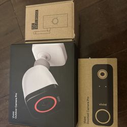 Vivint Outdoor Camera Gen 1 & Vivint Doorbell Camera Gen 1 Pair