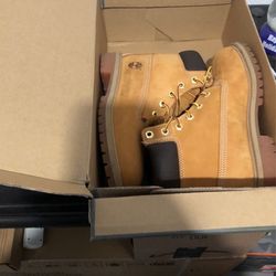 Woman Work Boots 6 1/2