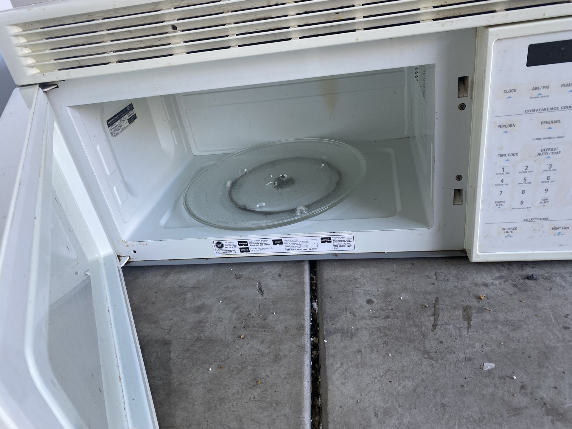 Watts Spacemaker GE Spacemaker 1.6cu over the range microwave for Sale in Stockton, CA ...