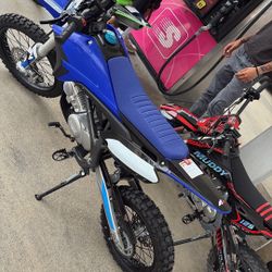 Apollo Rfz Thunder 140 Cc Dirtbike 