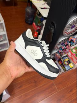 Alo shoe 5.5 woman