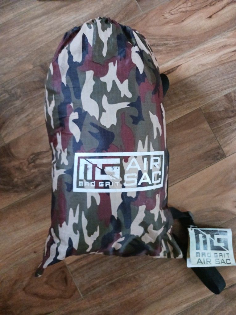 Mad Grit Camo Air Sac Inflatable
Air Lounger