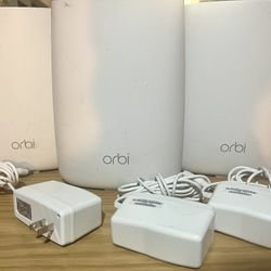 Netgear Orbi Router RBR50 and 2 Satellite’s RBS50 with Power Cords USED
