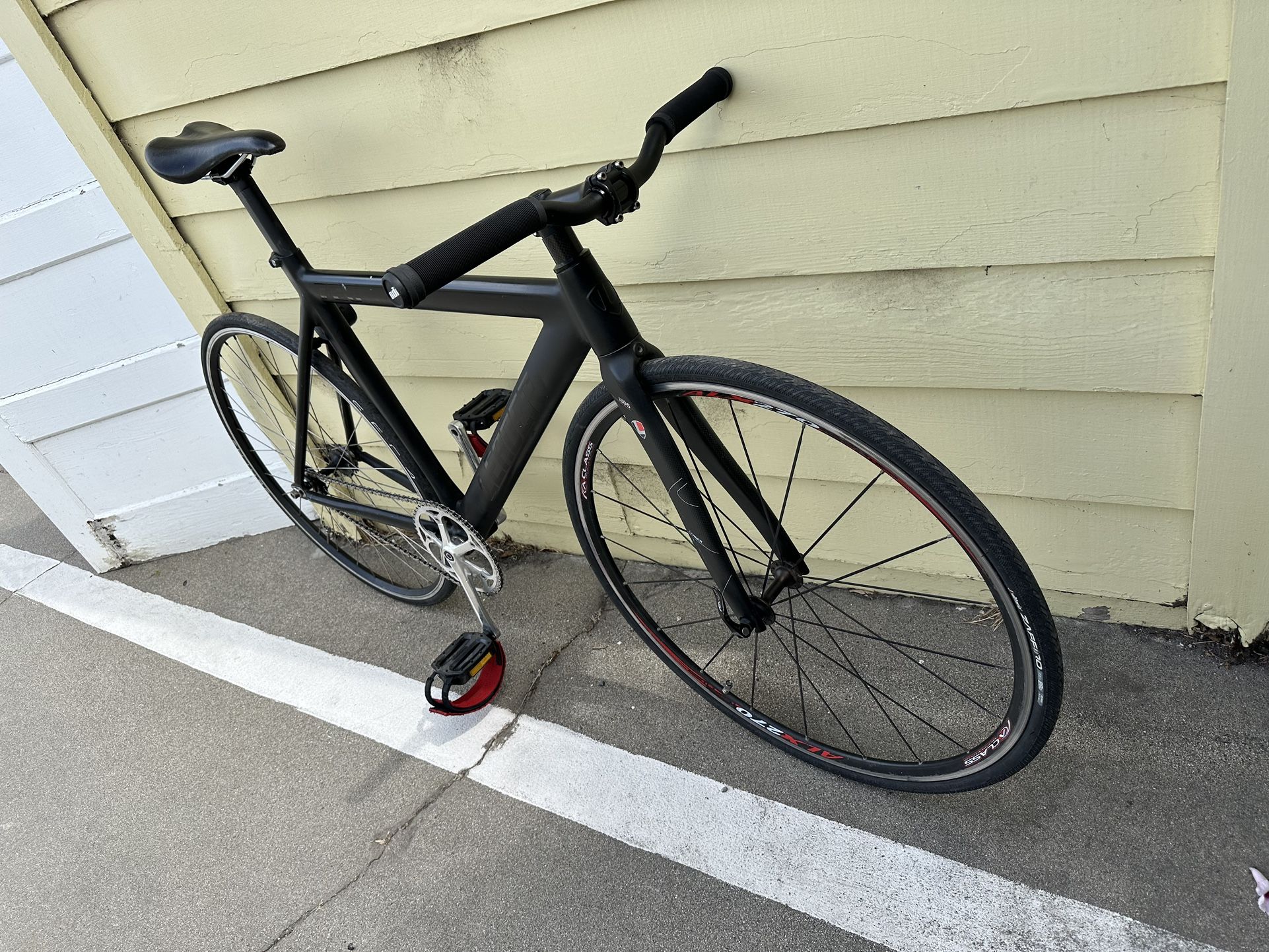 Leader 725 Fixed Gear Bike