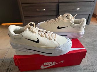 Nike Court legacy lift