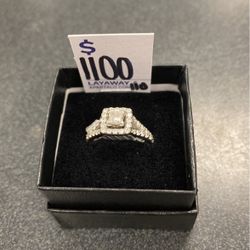 Ladies Engagement Ring Sz-8 18k White Gold