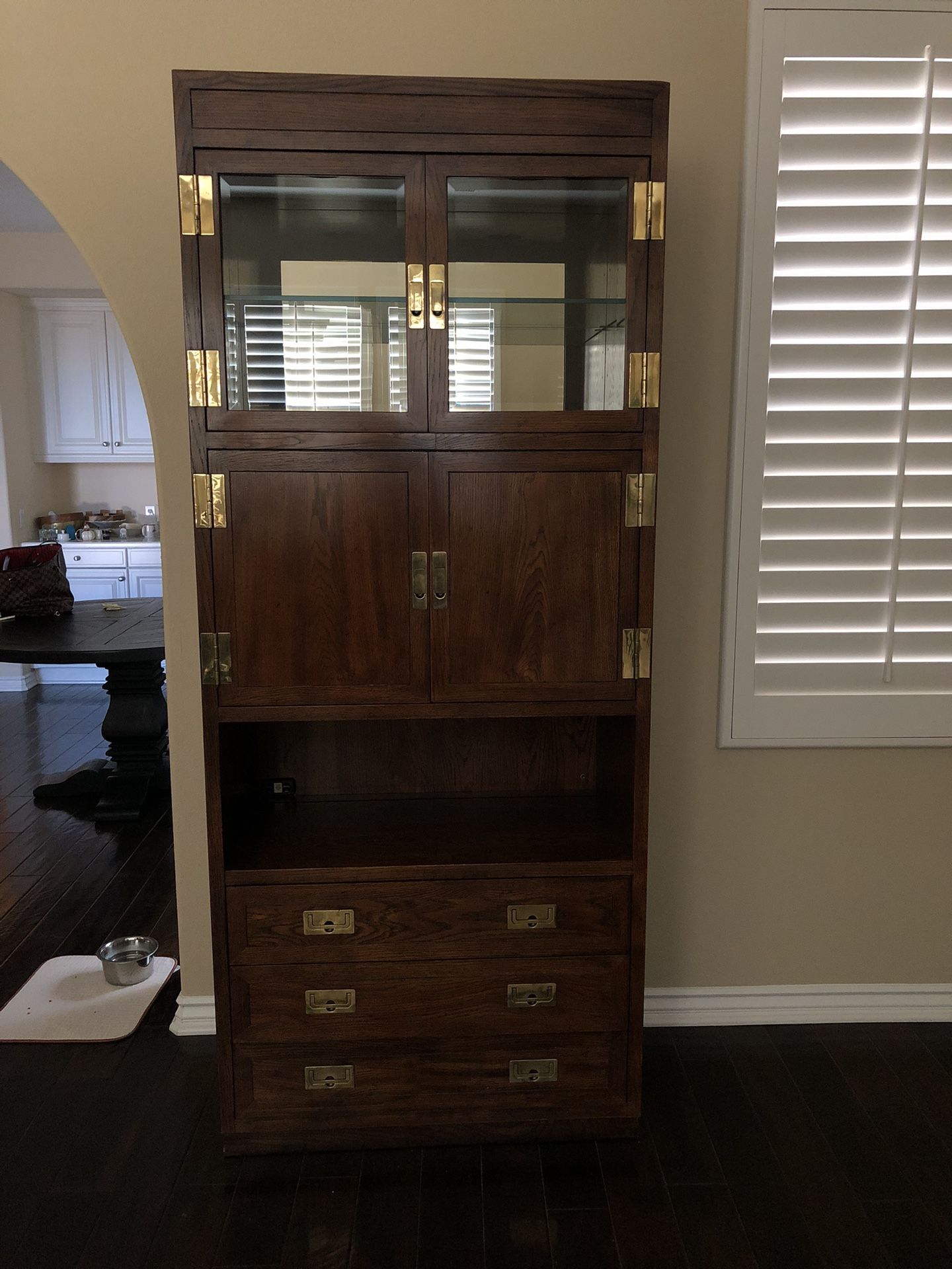 Henredon curio W/ Bar Pullout And Cabinet 