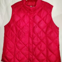 Eddie Bauer Men's Size: 2X Premium Quality 700-Fill Goose Down Puffer Vest - Red.

Pit to Pit 25"in & Back Length 26½"in

It has some staining that wo