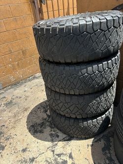 35x12.50R17 Nitto Grappler RT
