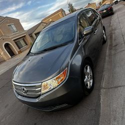 2012 Honda Odyssey EX-L – Clean Family Van – $5,900