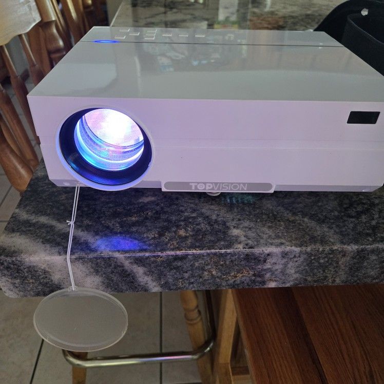 Topvision LED projector Model T26L