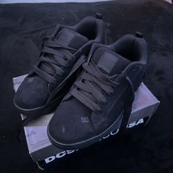 DC Court Graffik Black Skate Shoes (size 11)