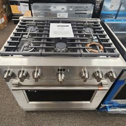 36 in. 5.75 cu. ft. Smart 6 Burner Dual Fuel Range with Convection in Stainless Steel
