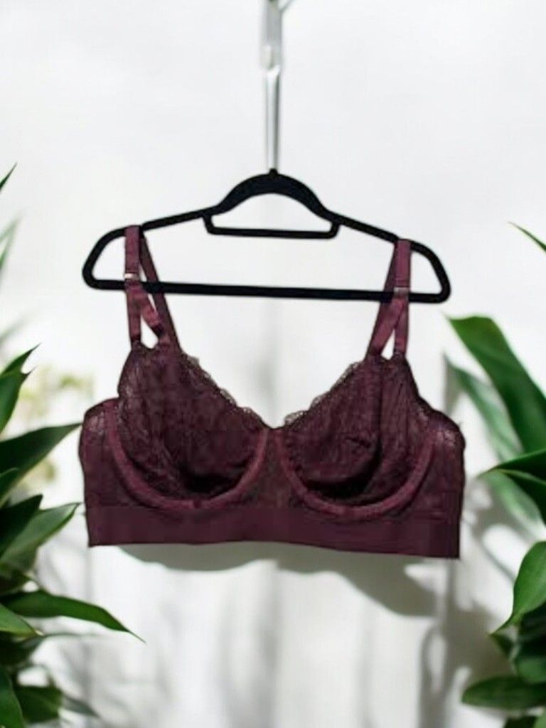 TORRID CURVE LIGHTLY LINED DEMI BRA IN MAROON LACE NWOT SIZE 5