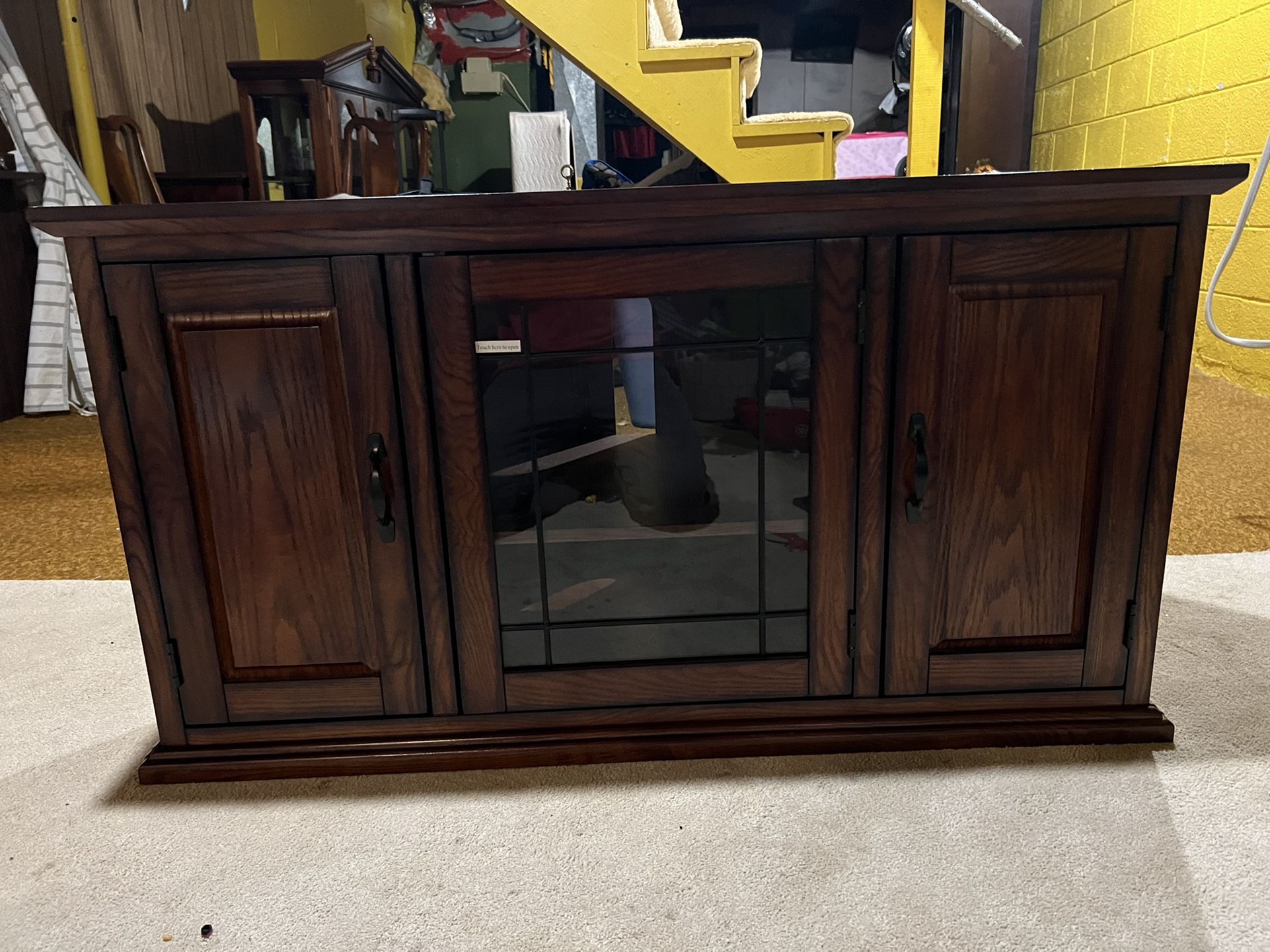 Selling TV Stand. It’s An Great Condition.