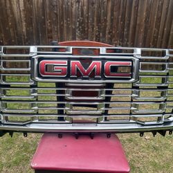 GMC Yukon Denali 2026 Front Grill and hood Molding