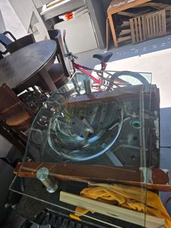 Glass sink