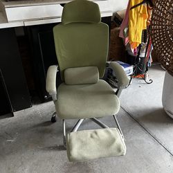 Office Chair with foot rest