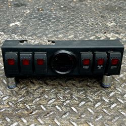 Jeep 6 Switch Panel With Gauge 
