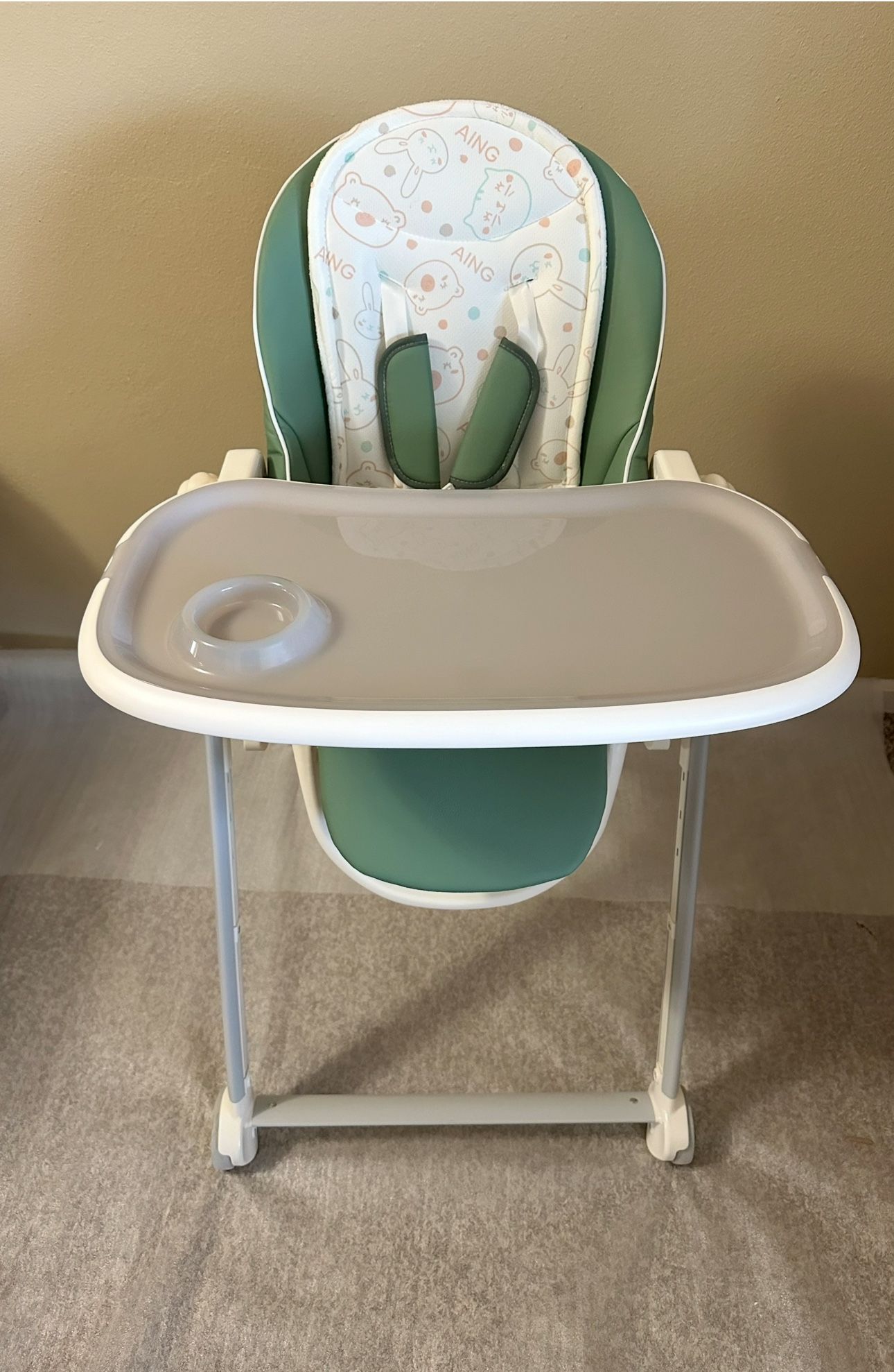 Brand New High Chair Girl Or Boy In The Box Pick Up RIALTO
