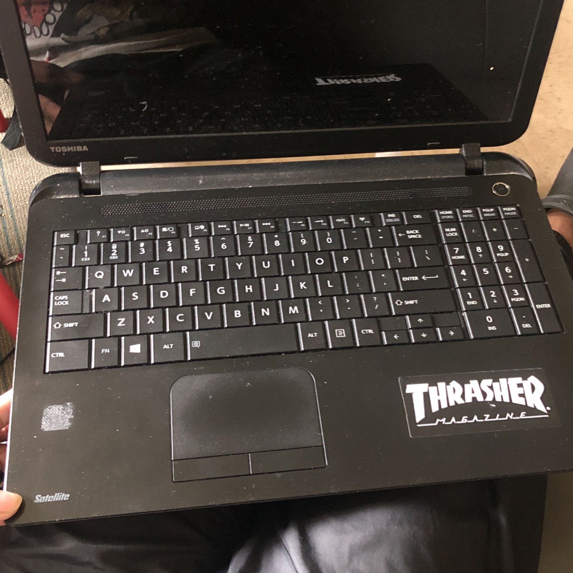 toshiba satellite laptop (no charger)