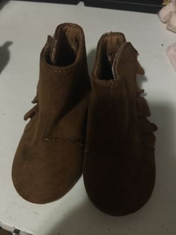 Brown girl boots size 4