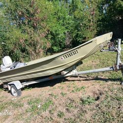 Green Water Boat Used Like New 