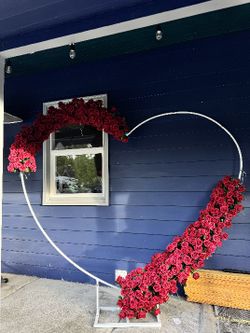 8ft Heart Arch