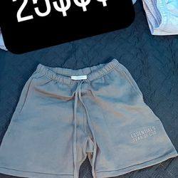 Essentials Shorts(brown)