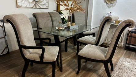 Glass table and 6 chairs
