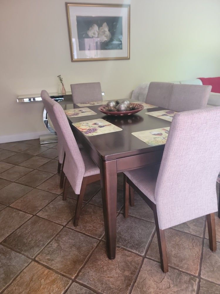 Dinning Room Set Wood 6 Chairs.