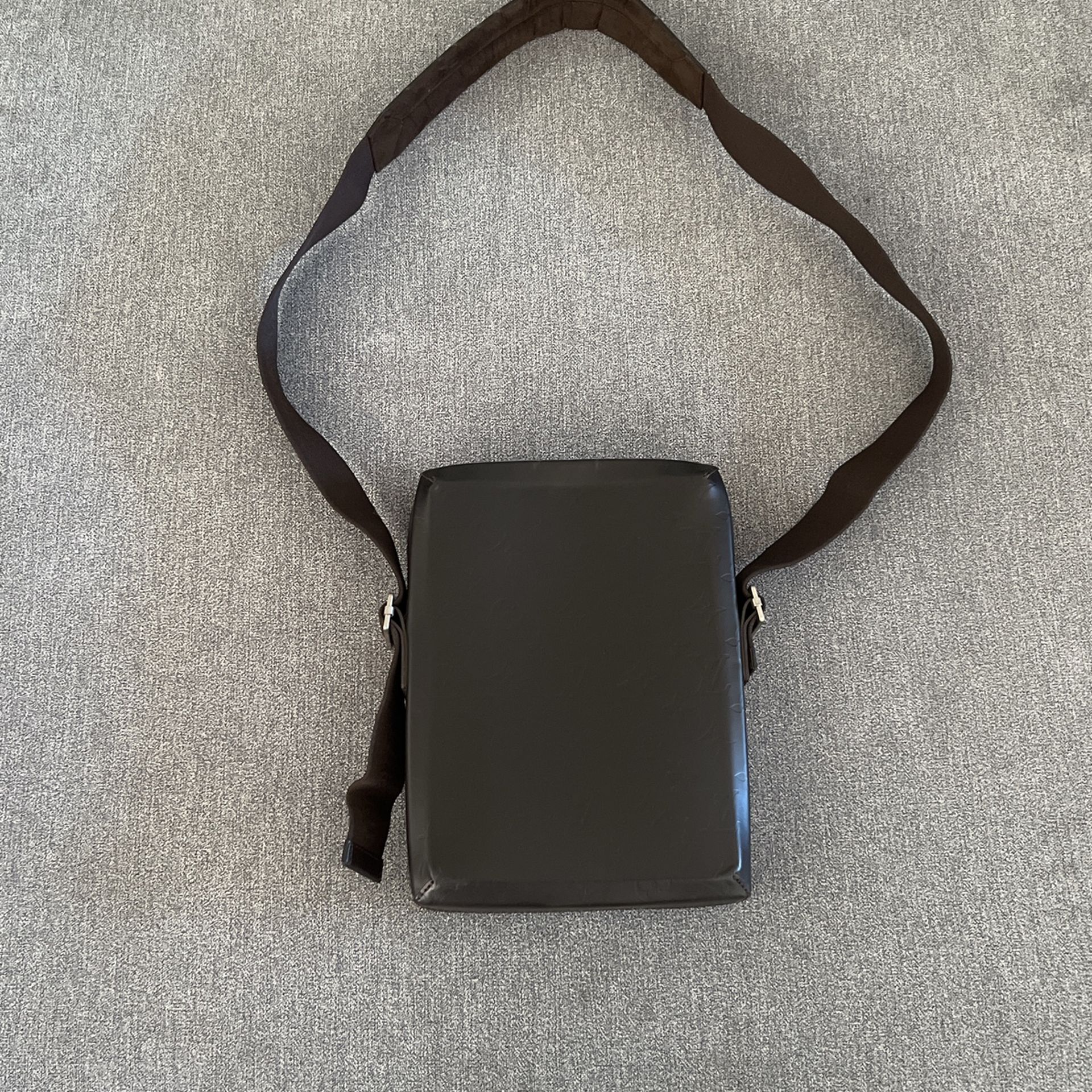 Louis Vuitton Messenger Bag