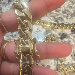 Cadena cubana Me Queda Una 