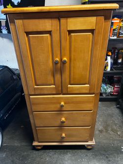 Cabinet with drawers