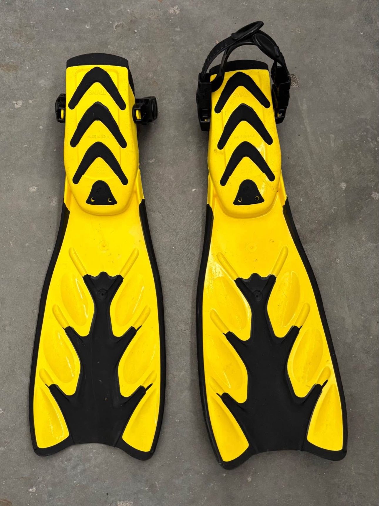 Flippers fins GENESIS Response deep sea scuba small Italy open heel swim