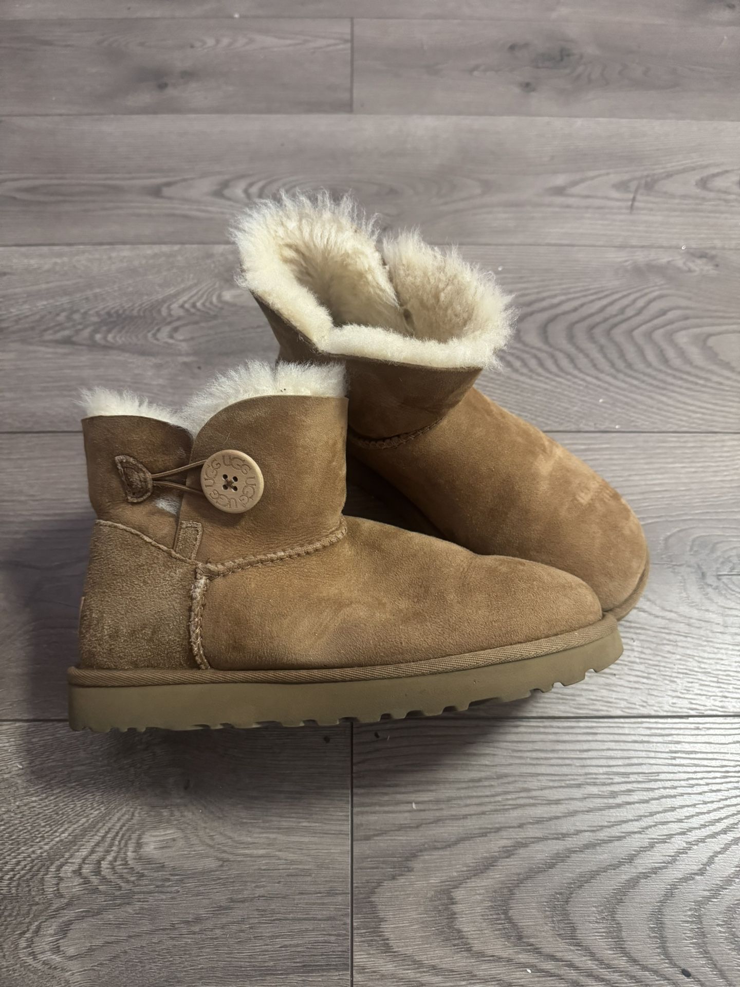 Ugg Boots Slip Ons Size 7