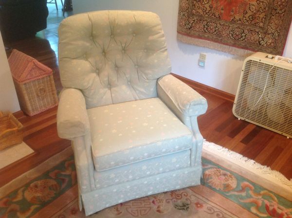 Lazy Boy Swivel Rocker Very Comfortable Pristine Condition Great For Rocking Babies 100 2 Available For Sale In Minooka Il Offerup