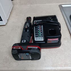 craftsman 19.2 volt cordless 3/8 ratchet with charger and battery works great like new 