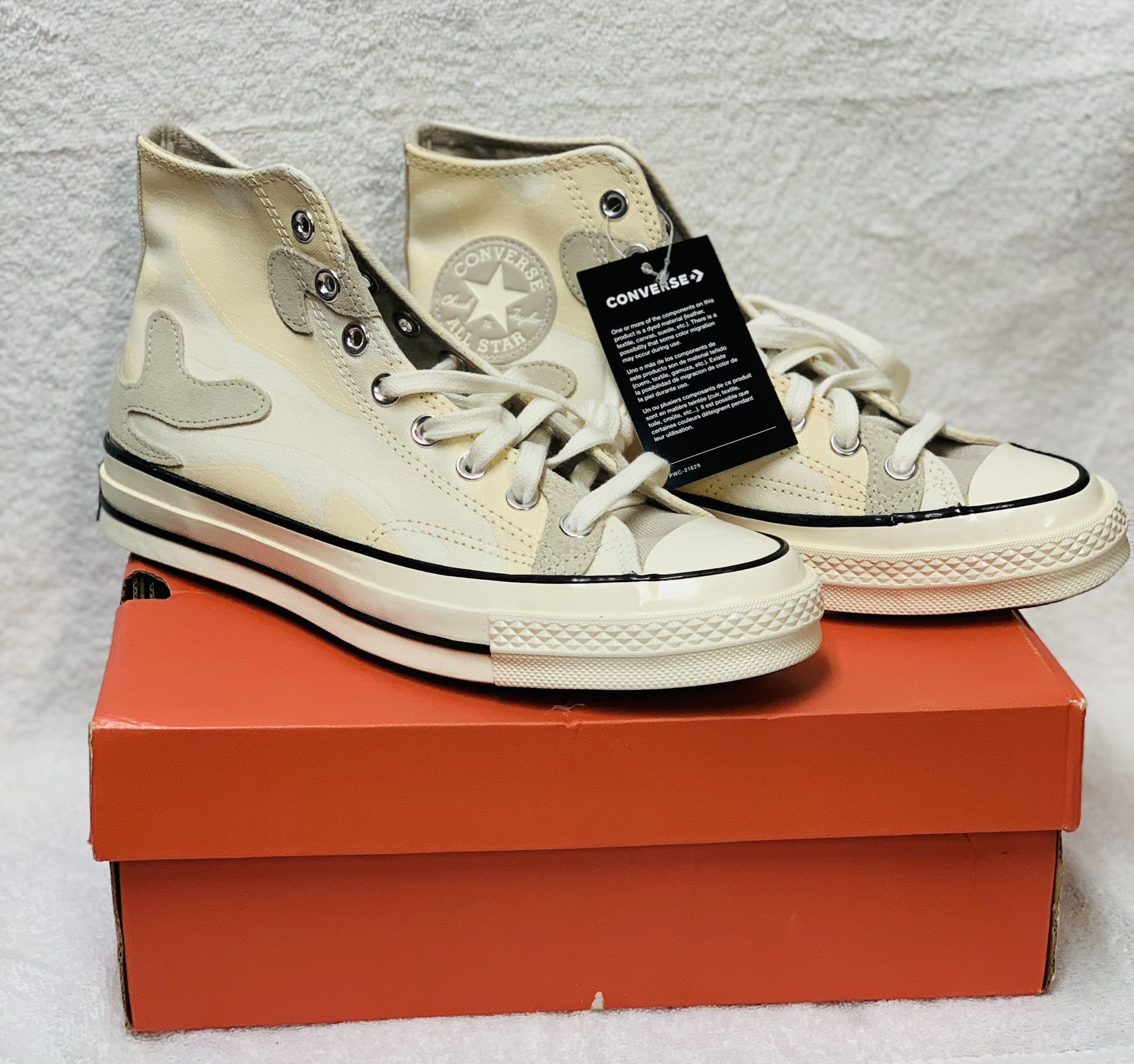 NEW CONVERSE WHITE SIZE 7